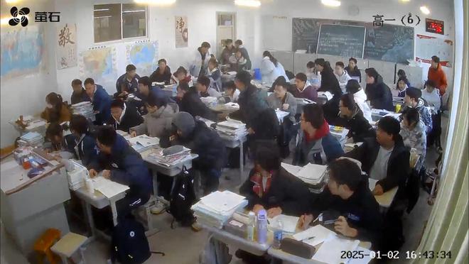 生后续来了！网友表示：这嘉奖是不是低了凯发app网站地震中高中生背起同学逃(图11)