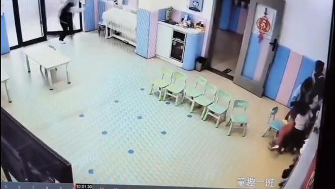 生后续来了！网友表示：这嘉奖是不是低了凯发app网站地震中高中生背起同学逃(图9)