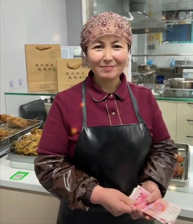 生后续来了！网友表示：这嘉奖是不是低了凯发app网站地震中高中生背起同学逃(图12)