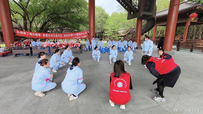 致敬白衣天使凝聚社会温情凯发k8入口沈阳爱心企业(图4)